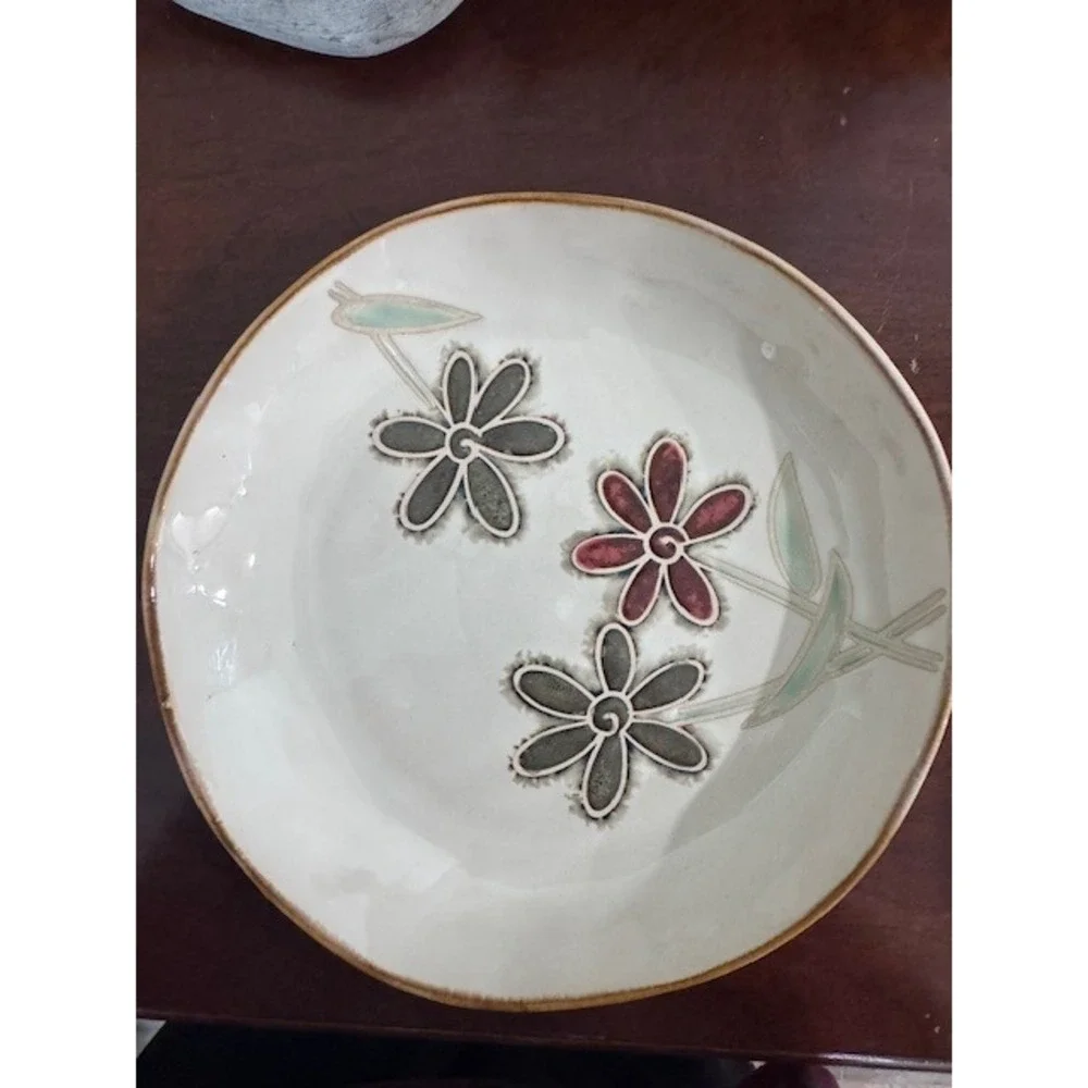 Pier 1 Petals Hand Painted Stoneware Salad Plate 8 1/4